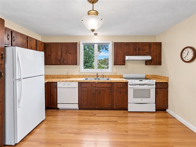 5 Kimberly Ann Drive, Smithfield, RI 02828