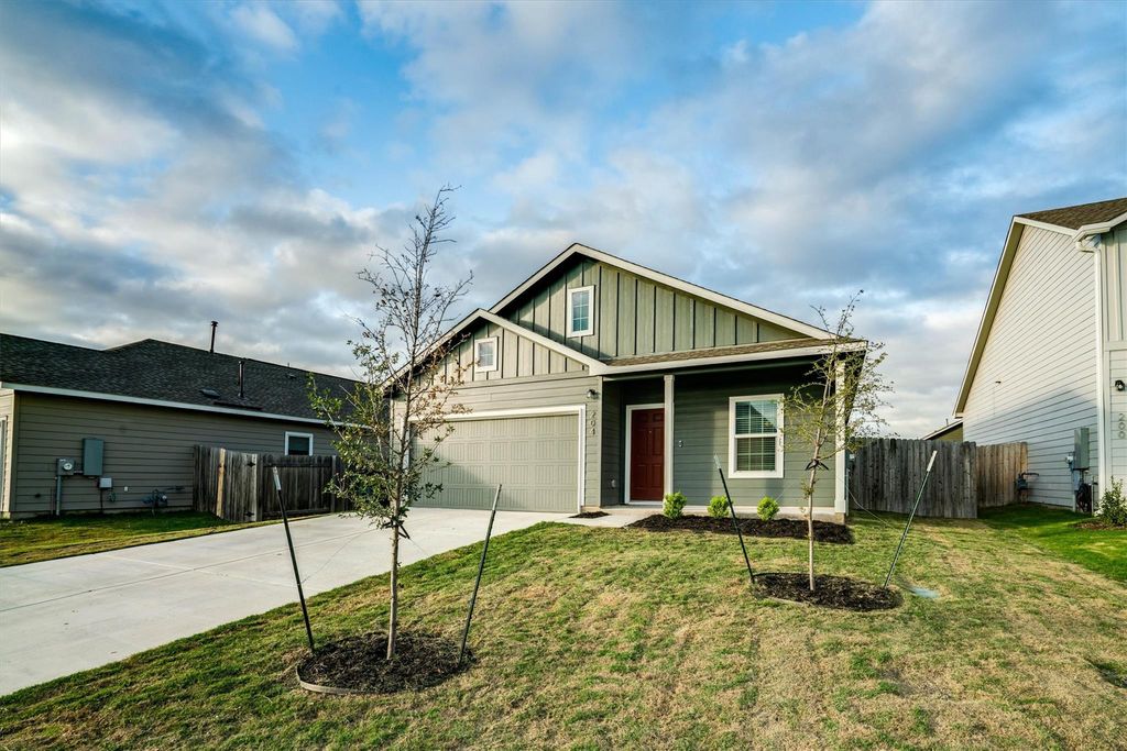 204 Prairie Dog Town RD, Georgetown, TX 78626