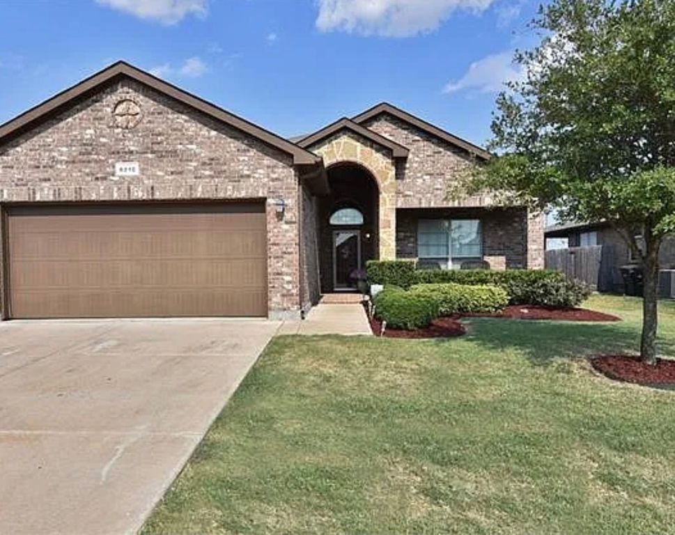 8212 Deer Bluff Lane, Fort Worth, TX 76179 — exterior