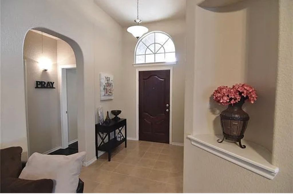 8212 Deer Bluff Lane, Fort Worth, TX 76179 — photo 4