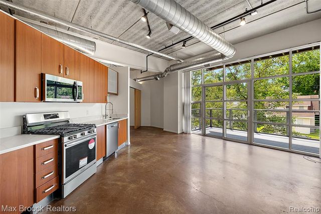 333 E Parent Avenue 26, Royal Oak, MI 48067