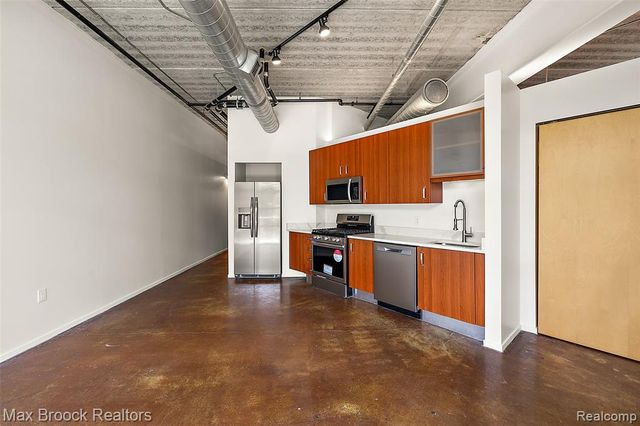 333 E Parent Avenue 26, Royal Oak, MI 48067