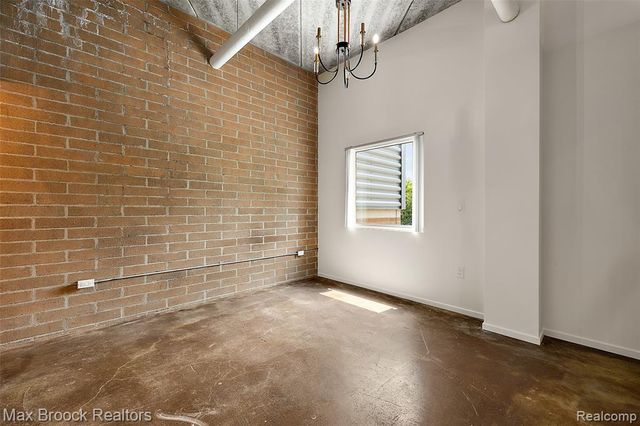 333 E Parent Avenue 26, Royal Oak, MI 48067