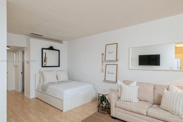 540 Brickell Key Dr 504, Miami, FL 33131