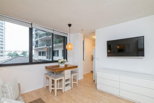 540 Brickell Key Dr 504, Miami, FL 33131