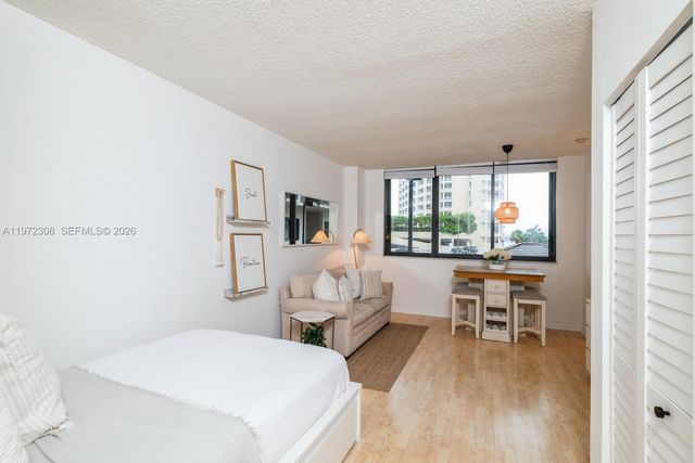 540 Brickell Key Dr 504, Miami, FL 33131