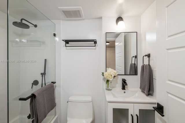 540 Brickell Key Dr 504, Miami, FL 33131