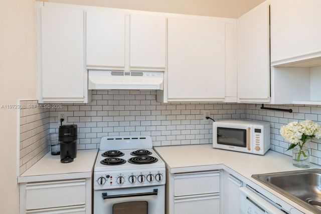 540 Brickell Key Dr 504, Miami, FL 33131