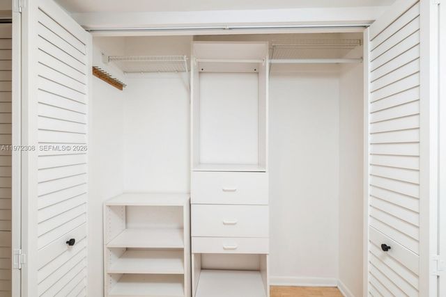 540 Brickell Key Dr 504, Miami, FL 33131