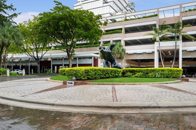 540 Brickell Key Dr 504, Miami, FL 33131