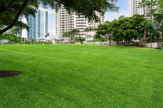 540 Brickell Key Dr 504, Miami, FL 33131