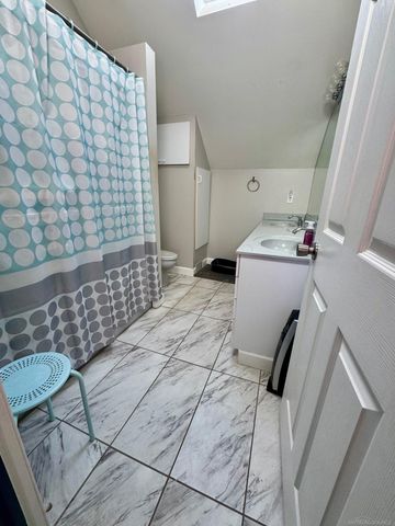 85 Childress Avenue, Rochester Hills, MI 48307