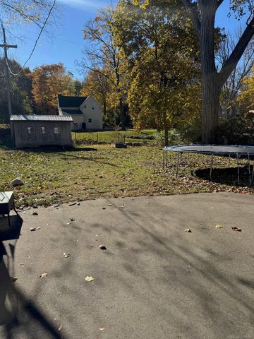 85 Childress Avenue, Rochester Hills, MI 48307