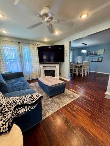 85 Childress Avenue, Rochester Hills, MI 48307