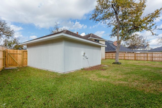 1703 Plantation Drive, Richmond, TX 77406