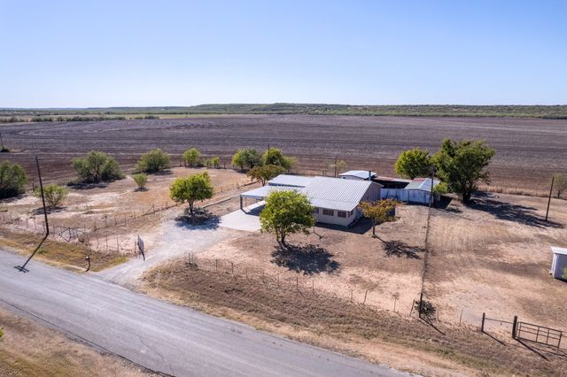 2600 5th Avenue, Coleman, TX 76834