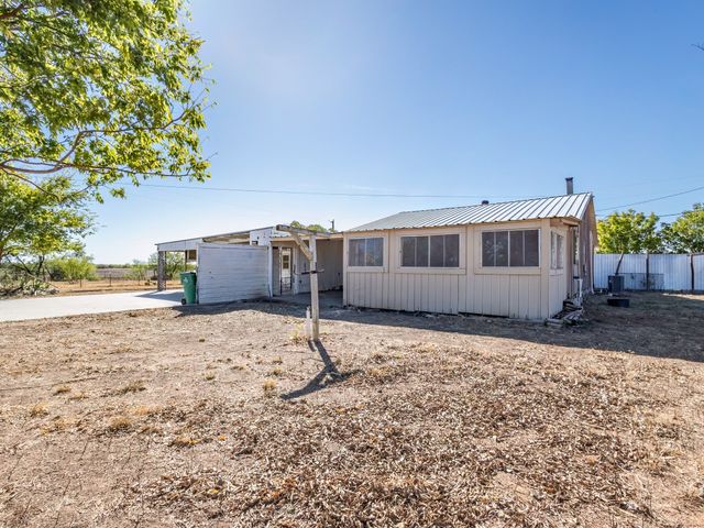 2600 5th Avenue, Coleman, TX 76834