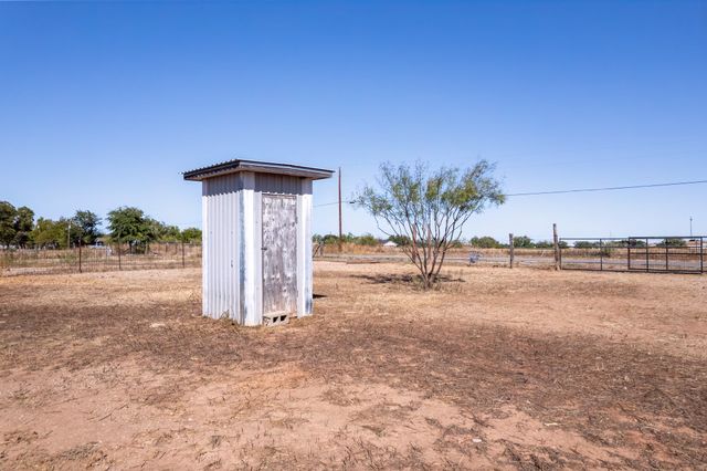 2600 5th Avenue, Coleman, TX 76834