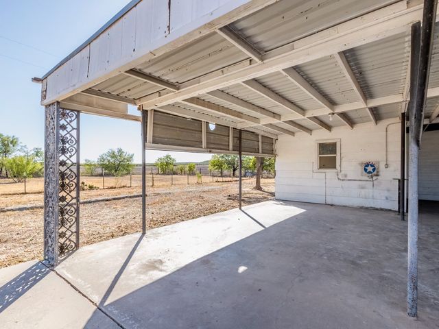 2600 5th Avenue, Coleman, TX 76834