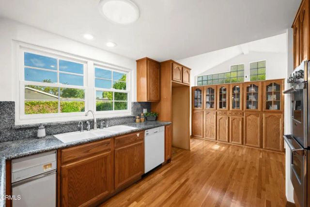 875 Longford Avenue, Thousand Oaks, CA 91320