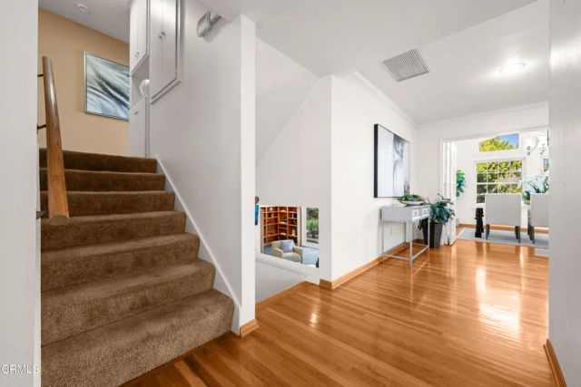 875 Longford Avenue, Thousand Oaks, CA 91320