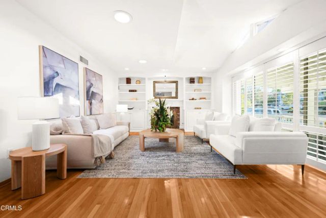 875 Longford Avenue, Thousand Oaks, CA 91320