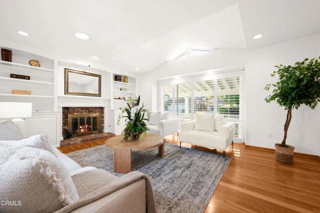 875 Longford Avenue, Thousand Oaks, CA 91320