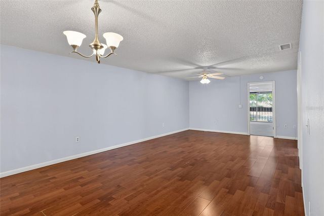 1810 VILLAGE CT, Mulberry, FL 33860