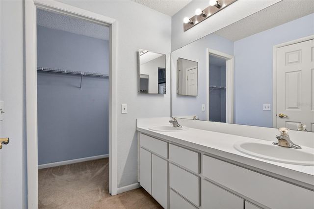 1810 VILLAGE CT, Mulberry, FL 33860
