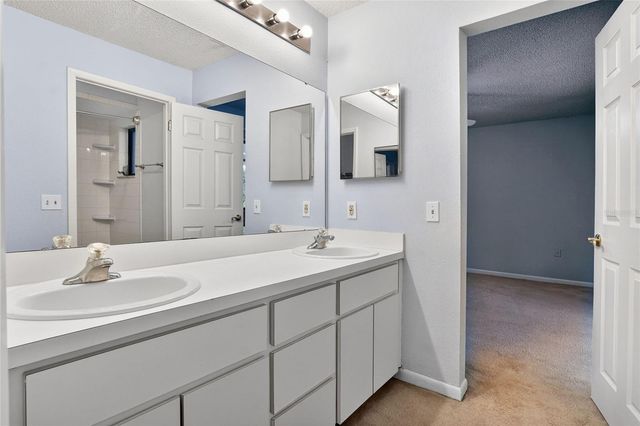 1810 VILLAGE CT, Mulberry, FL 33860
