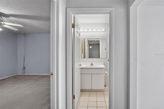 1810 VILLAGE CT, Mulberry, FL 33860