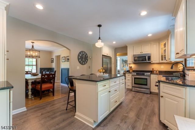 301 Heritage Dr, Readington Twp., NJ 08889