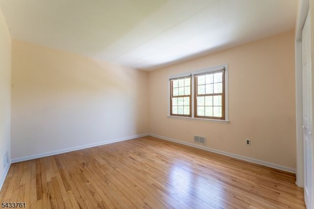301 Heritage Dr, Readington Twp., NJ 08889