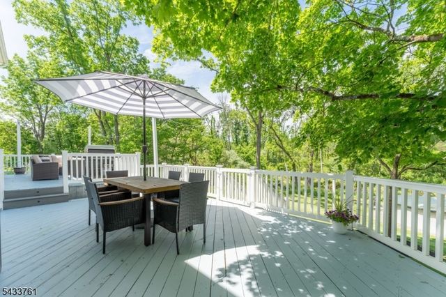 301 Heritage Dr, Readington Twp., NJ 08889