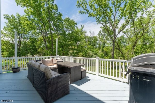 301 Heritage Dr, Readington Twp., NJ 08889