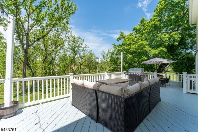 301 Heritage Dr, Readington Twp., NJ 08889