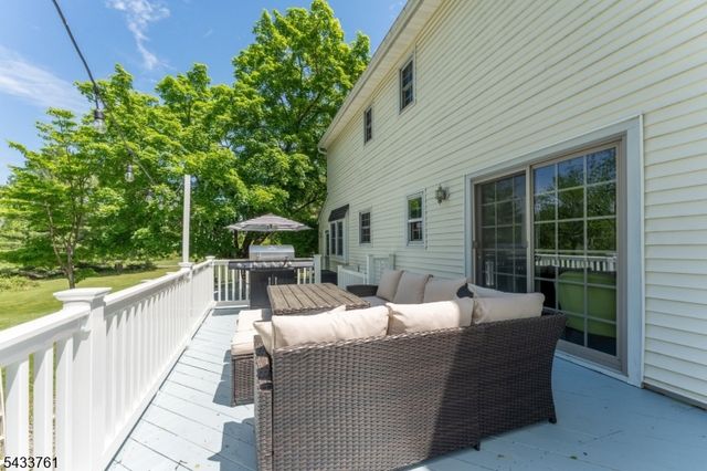 301 Heritage Dr, Readington Twp., NJ 08889