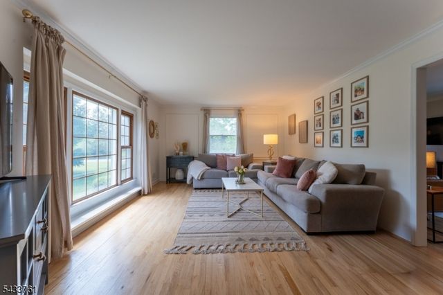 301 Heritage Dr, Readington Twp., NJ 08889