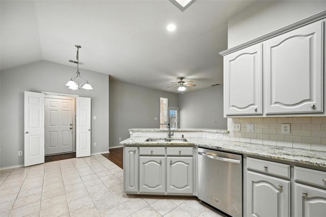 18208 Muir Circle, Dallas, TX 75287