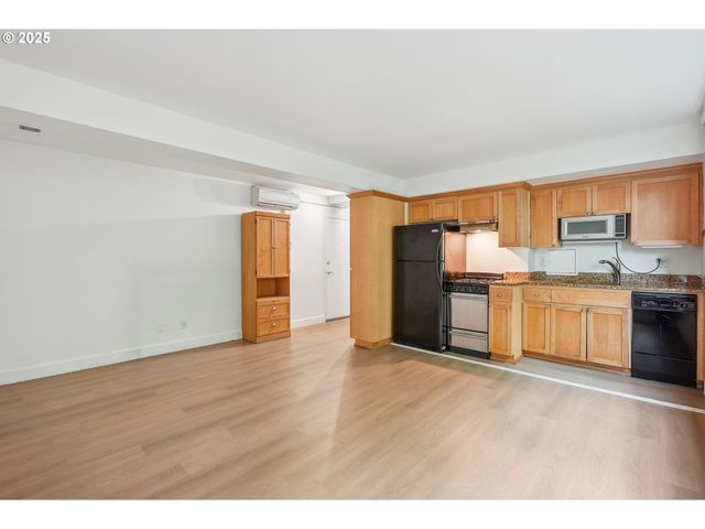 1205 Sw CARDINELL Dr 604, Portland, OR 97201