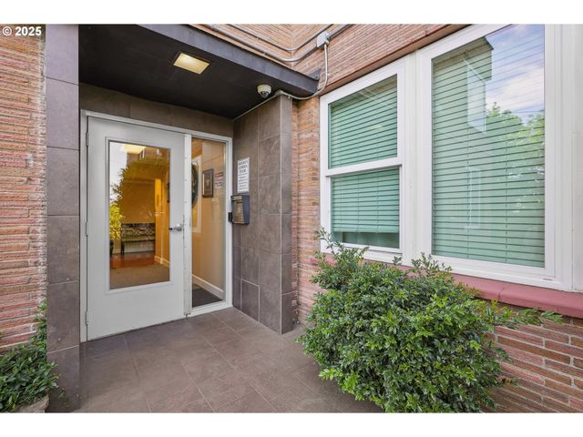 1205 Sw CARDINELL Dr 604, Portland, OR 97201
