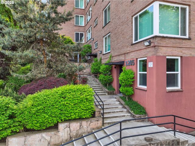 1205 Sw CARDINELL Dr 604, Portland, OR 97201