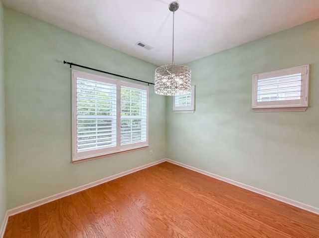2530 Walpole Ln, Columbia, TN 38401