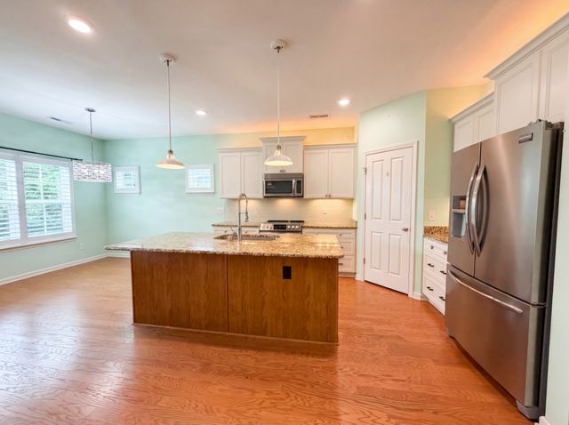 2530 Walpole Ln, Columbia, TN 38401