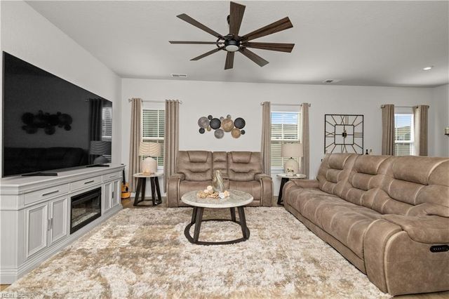 210 Garland Street, Moyock, NC 27958