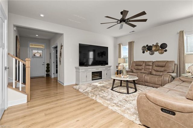 210 Garland Street, Moyock, NC 27958