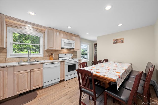 80 Hartwood Club Road, Sparrowbush, NY 12780