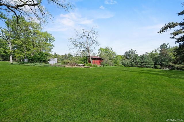 80 Hartwood Club Road, Sparrowbush, NY 12780