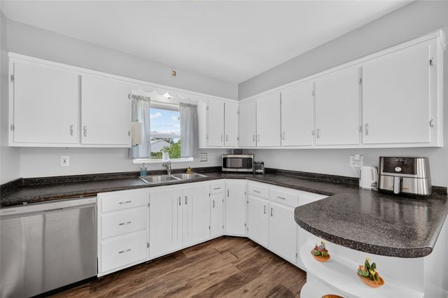 2420 Logan Avenue, Des Moines, IA 50317