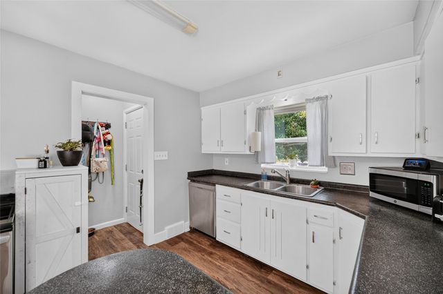 2420 Logan Avenue, Des Moines, IA 50317